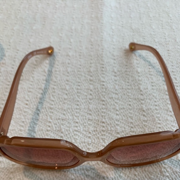 🚫⚠️ SOLD ⚠️🚫 Chloe Sunglasses - Picture 3 of 8